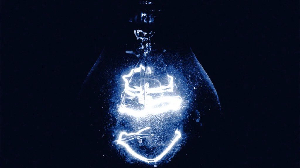 A lamp in the attic depicts knowing blackouts